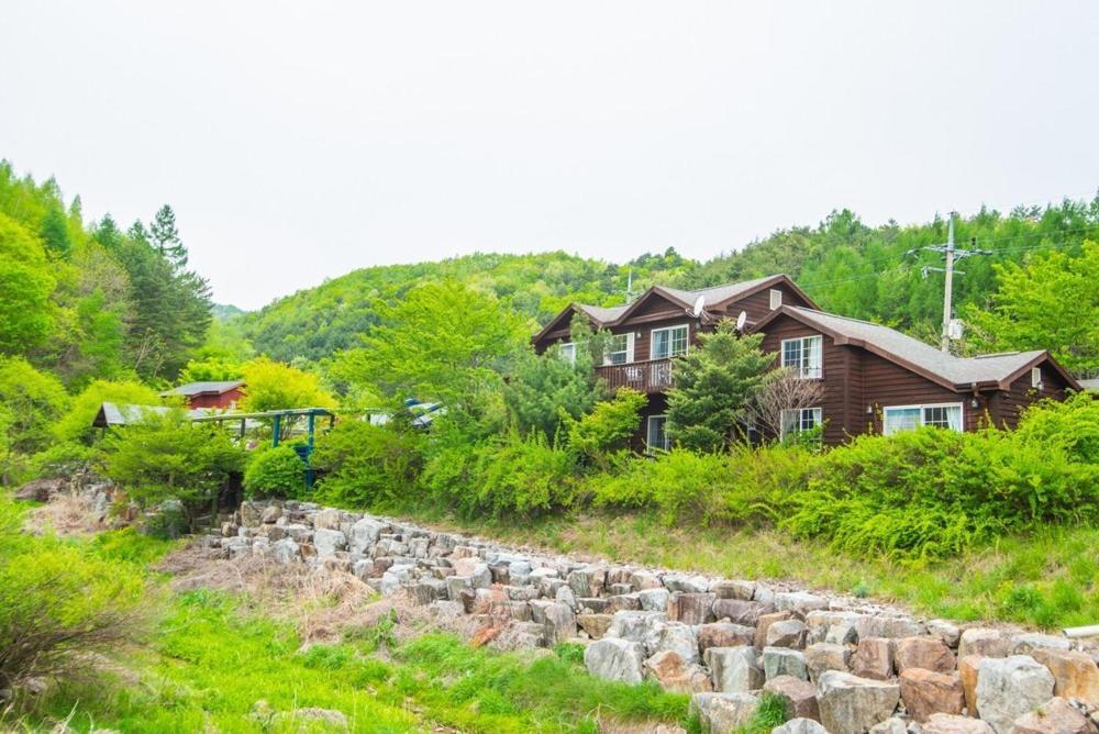 Pyeongchang Zermatt Pension Family, Couple Exterior photo